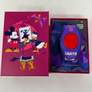 Festival of the Arts Magic band Disney. Never registered.